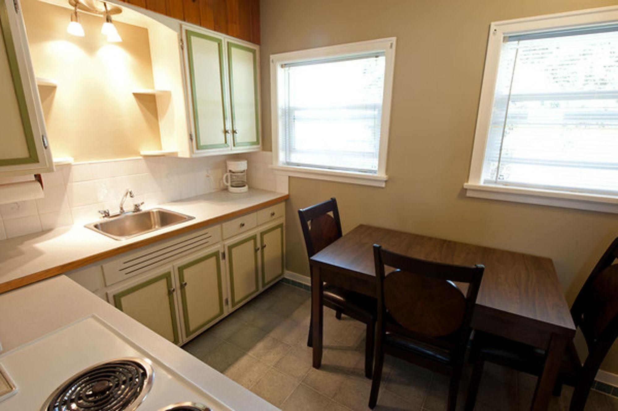 Alpine Inn & Suites Nelson Kültér fotó